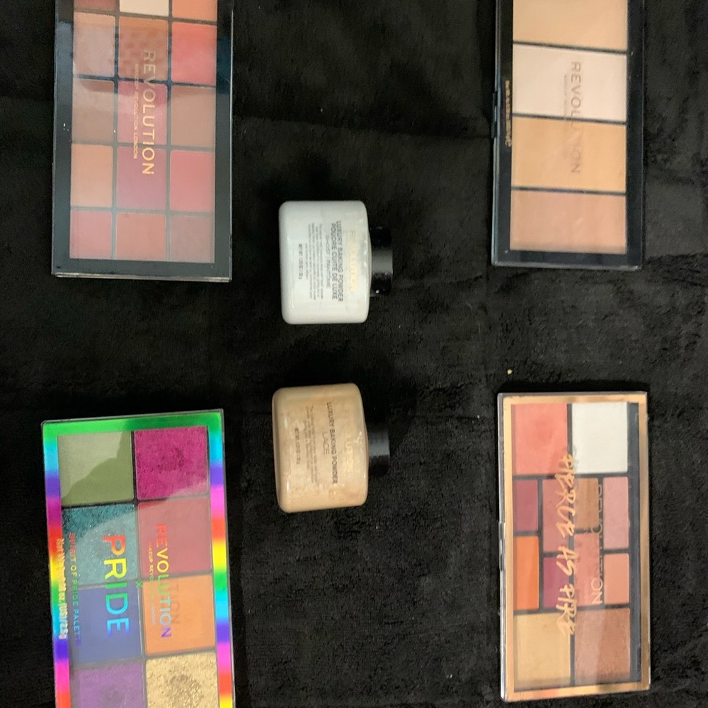 Makeup Revolution Bundle